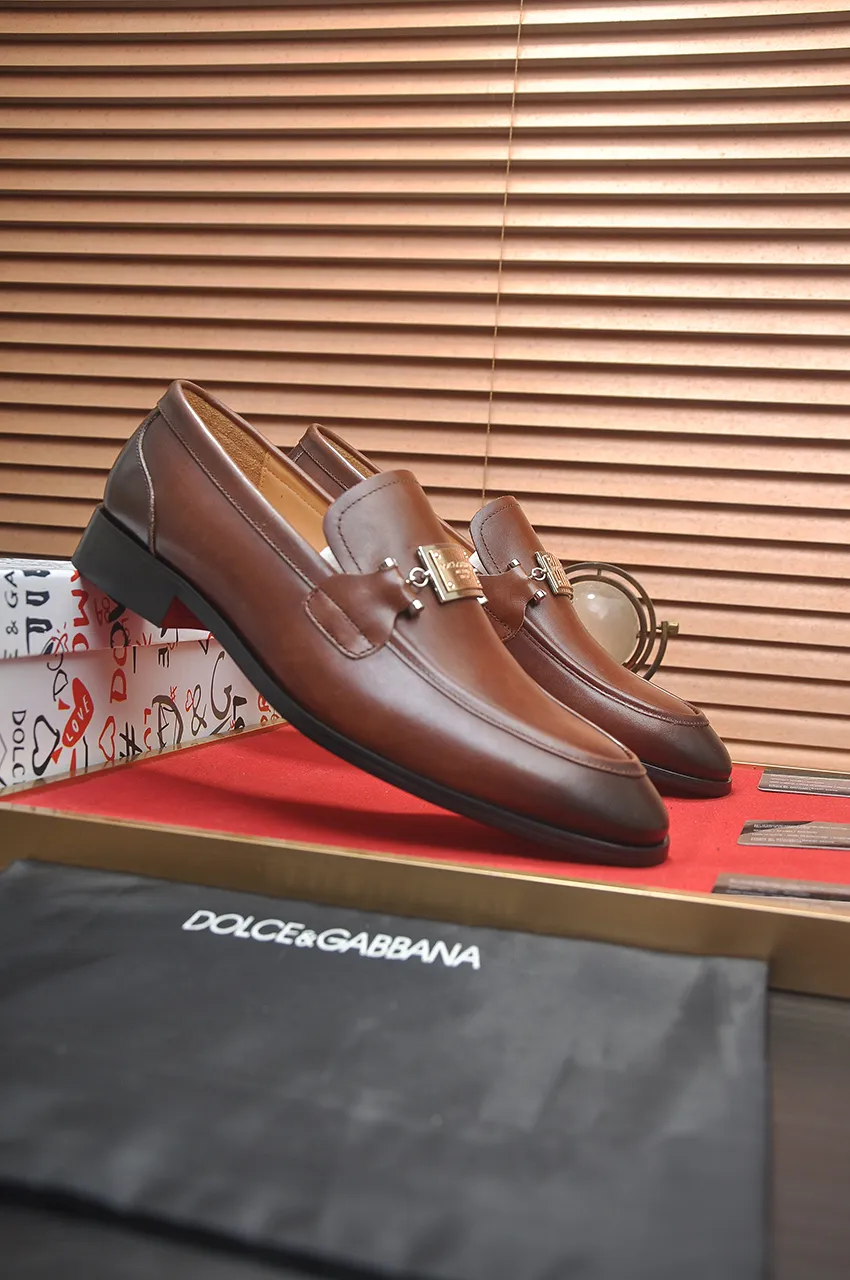 Men's men's shoes 💰500💶🌲 DG top 🔍🔍Men's new leather shoes 🚹 are on sale at the same time at the counter ⚠The uppers are imported cowhide from Italy, the entire imported cowhide lining, imported accessories 💪💪, completely 1⃣️ vs 1⃣️ replica 🇮 🇹💪💪, ⚠Sole: The original sole is specially provided by the original factory, the exclusive movable molded sole is super comfortable, ⚠The original factory follows the order, 🔍🔍high quality, you can enter and exit the counter at will, welcome to compare ⚠Size: 38-44 (45 customized)